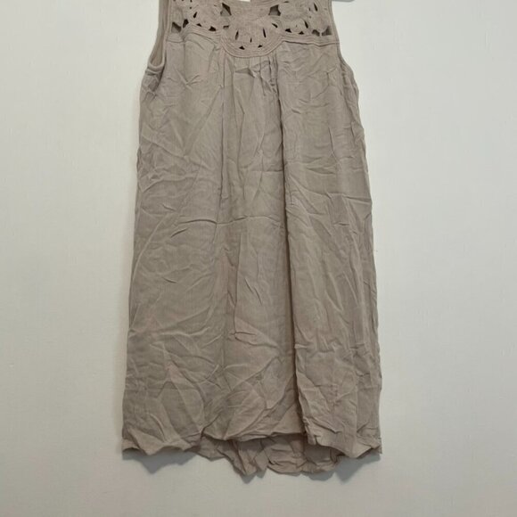 NEW NWT JANE AND DELANCEY Taupe Gray ish Crochet Eyelet Sleeveless Shift Dress - Picture 4 of 13